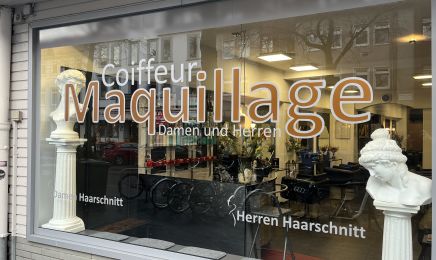 Coiffeur Maquillage: Kosmetikstudio in Göttingen