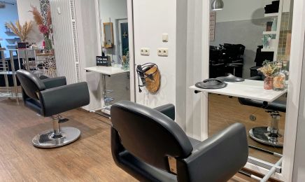 Anna Schweinitz Masterhairstylistin & Team: Friseur in Saalfeld/Saale