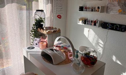 Marion Studio Beauté : Manucure à Boé