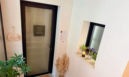 J&S Headspa Rituals - Headspa - Footspa - Papouilles - Soin bot - Coiffure - Massage : Coiffeur à Vias