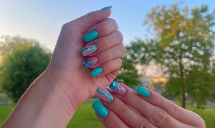 Lya Ongles : Manucure à Carquefou