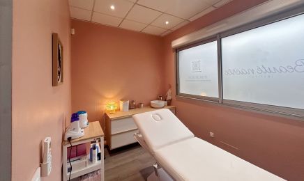 Beauté Nacrée : Manucure à Poitiers