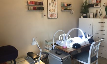 Delphine’s Nails : Institut de beauté à Saint-Gatien-des-Bois