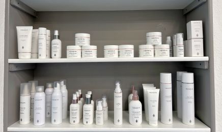 Hairlines: Friseur in KI