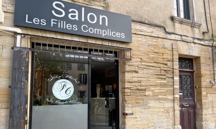 Les filles complices : Coiffeur à Carpentras