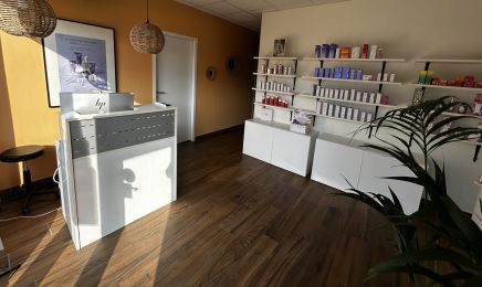 M Instant Beauté : Manucure à Sainte-Colombe