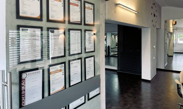 Natural and Crazy Nagelstudio