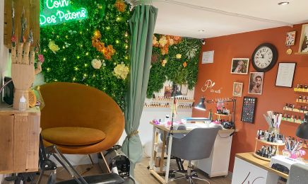Lomety nails & co : Institut de beauté à Miramas