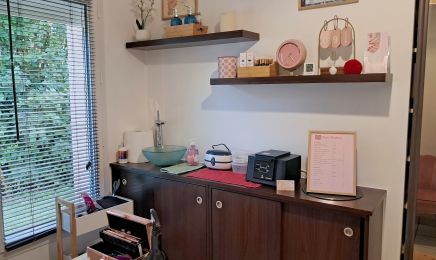Rose Bonbon : Manucure à Saint-Benoît