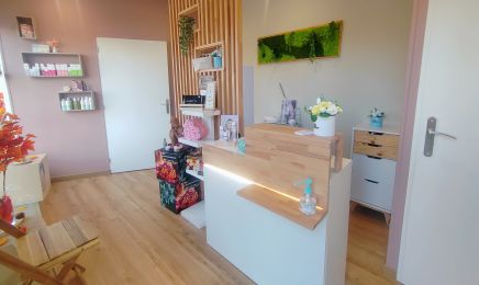 Institut Peau’ze Détente  : Manucure à Breuil-Magné