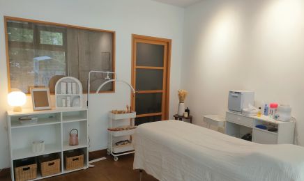 MAKE'BELLA  : Manucure à Lyon