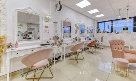 Francoise Ide Hairstylist : Manucure à Domont