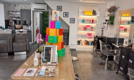 Mzelle Coiffure : Coiffeur à Maclas