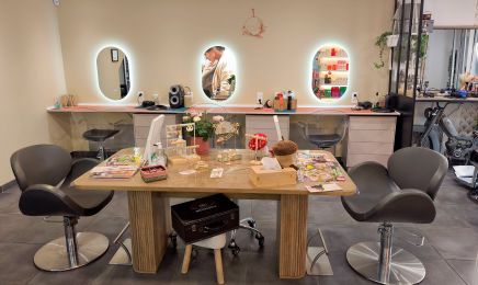 Mzelle Coiffure : Coiffeur à Maclas