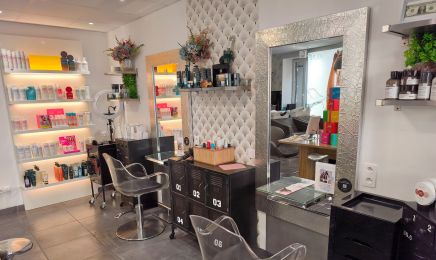 Mzelle Coiffure : Coiffeur à Maclas