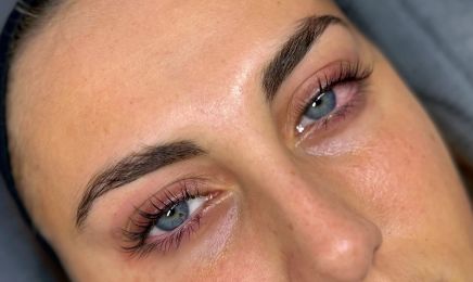 Aesthetic sculpt chez Art's Coiffure : Manucure à Marseille