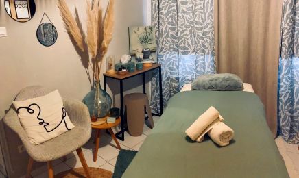 Ha’ina | Massage & Instants Beauté  : Manucure à Angers
