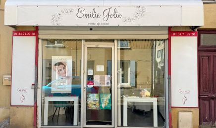 Institut Emilie Jolie : Manucure à Luzarches