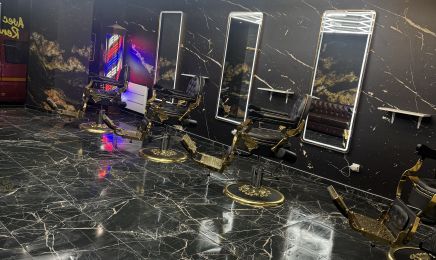 King and Queen International : Coiffeur à Rouillac