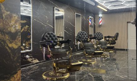 King and Queen International : Coiffeur à Rouillac
