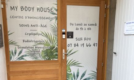 Tout pour Elle : Manucure à Anse