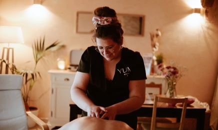 Fleur de beauté : Manucure à Bonneville