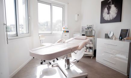 Beauty Studio By Julie B  : Manucure à Saint-Raphaël