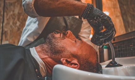 La moustache du gentleman : Barbier à Levallois-Perret