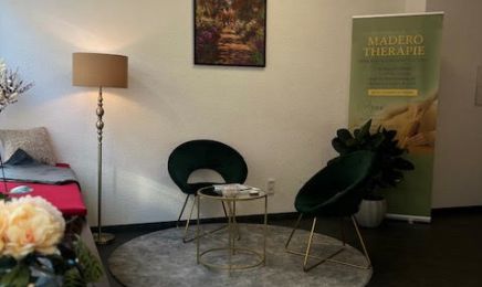 Beauty DEK2 Lounge: Kosmetikstudio in Bad Homburg vor der Höhe