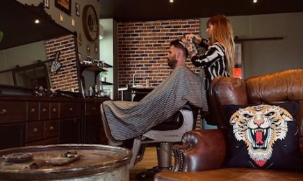 Les Têtes Dures : Barbier à Alès