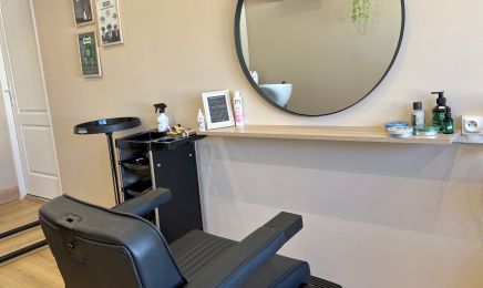 By Luluux - Coiffure mixte • Barbier : Coiffeur à Granges-les-Beaumont