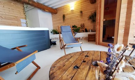Pasithéa, Massages et Spa : Institut de beauté à Mas-Grenier