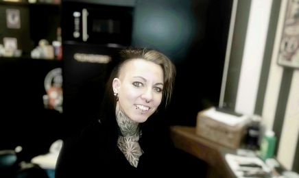 Friseursalon Look at me: Kosmetikstudio in Dresden