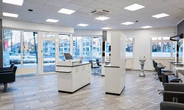 Lenas Haarstudio und Team 