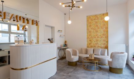 Beauty by EA - Esra Akyüz: Kosmetikstudio in Frankfurt am Main