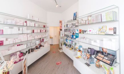 kb cosmetics: Kosmetikstudio in Hannover