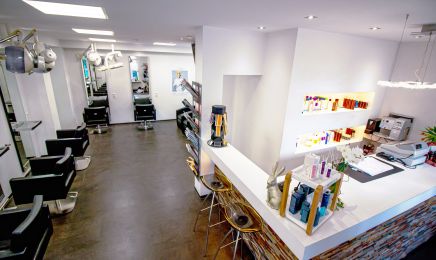 Haarwerk by Paulina: Friseur in Talheim