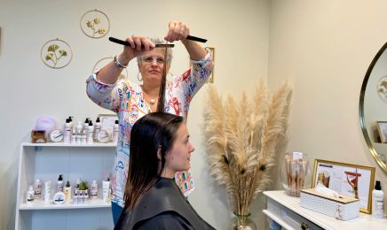 Flow Coiffure Énergéticienne : Coiffeur à Soyaux
