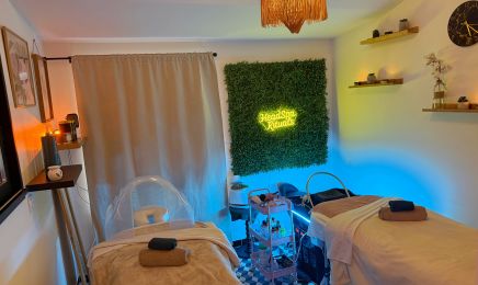 J&S Headspa Rituals - Headspa - Footspa - Papouilles - Soin bot - Coiffure - Massage : Coiffeur à Vias