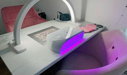 Manuella Nails : Institut de beauté à Trets