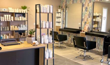 Au salon d'Aurél coupe énergétique  : Coiffeur à Montbozon