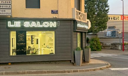 Le Salon Olivia vaz et L homme by vaz : Coiffeur à Espalion