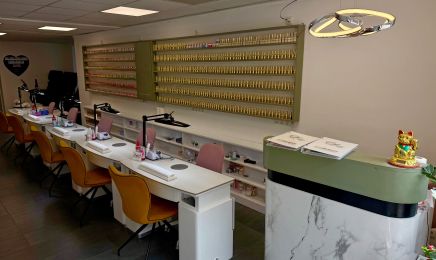 Rubys Beauty World: Nagelstudio in Augsburg