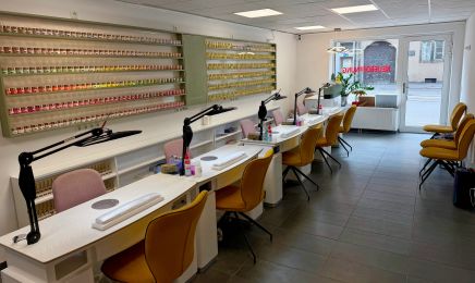 Rubys Beauty World: Nagelstudio in Augsburg