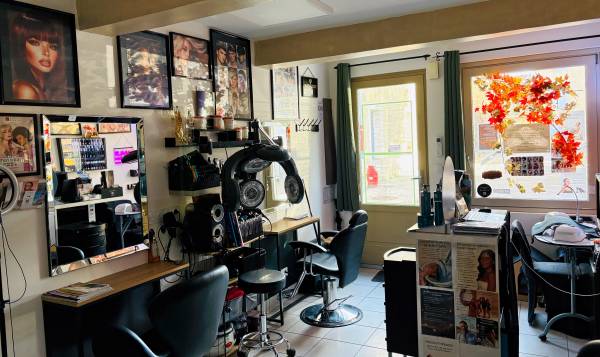 Laetitia "de la tête aux pieds" - Revel 