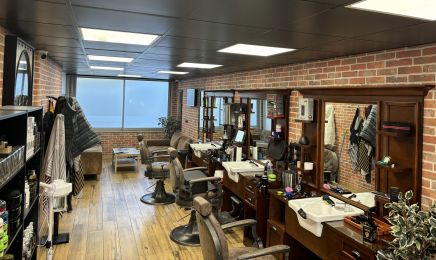 SAN COIFFURE : Coiffeur à Thiais