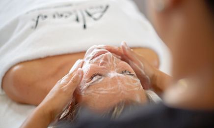 Emmanuelle B - Massage & Bien être au Féminin : Manucure à Six-Fours-les-Plages