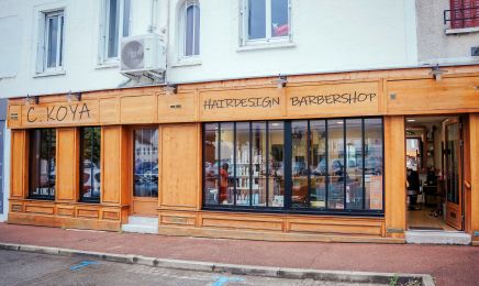 C. Koya : Barbier à Bonnières-sur-Seine