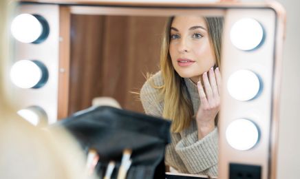 Maison Bloom - écrin de beauté : Manucure à Fréjus