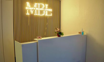 Mona‘s Beauty Lounge: Kosmetikstudio in Frankfurt am Main